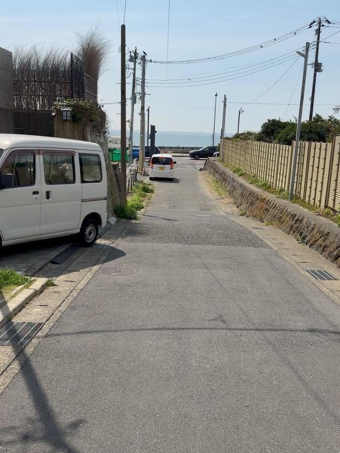 海へと続く小道